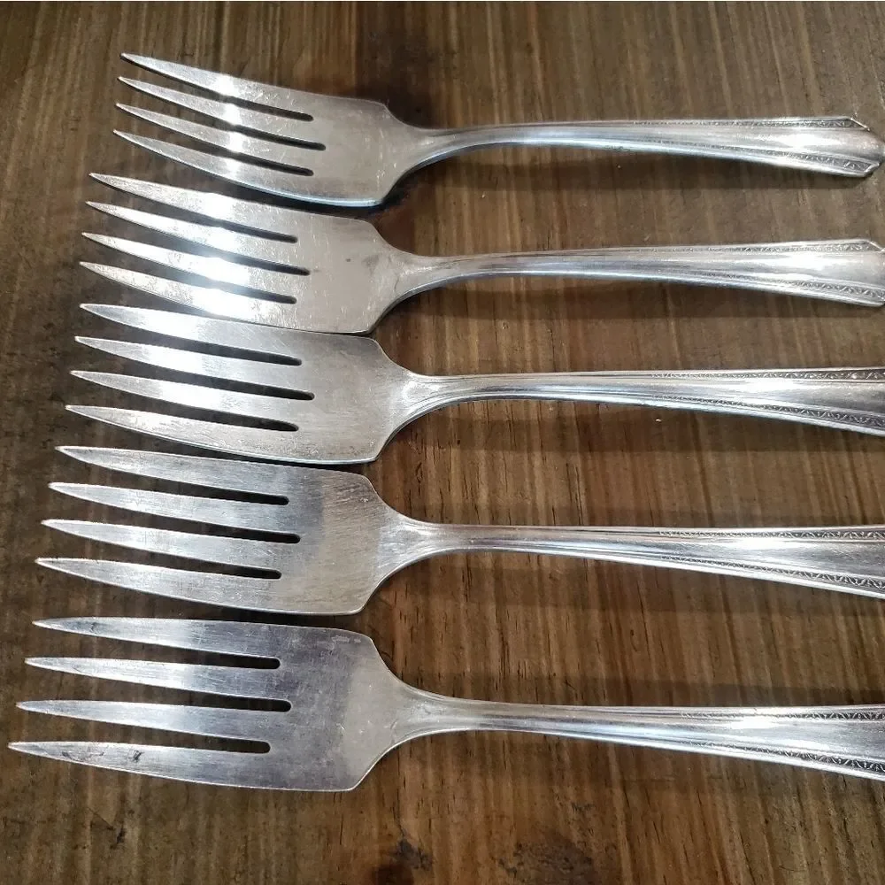 Vintage WM ROGERS ONEIDA A1 PLUS Silverplate FORKS Legacy Pattern
